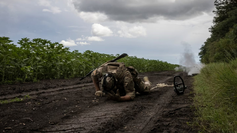 Армия Украины прорывается через минные поля пешком - The Washington Post