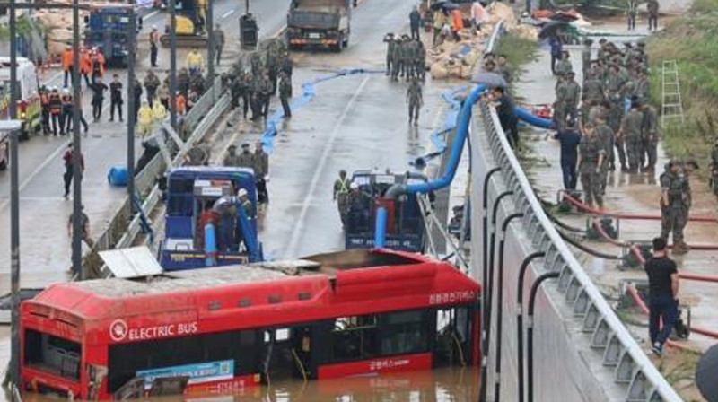 Из-за проливных дождей в Южной Корее погибло 37 человек и пропали 9