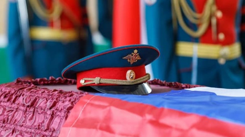 Родители погибшего военного делят гробовые в Верховном суде РФ