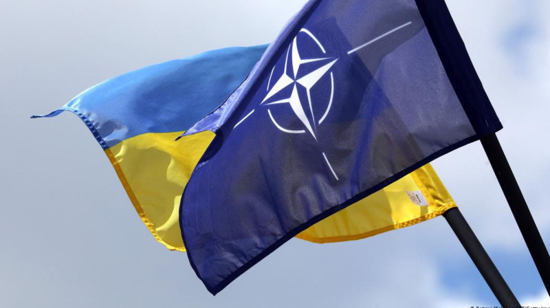 Столтенберг созывает заседание совета Украина-НАТО по просьбе Зеленского