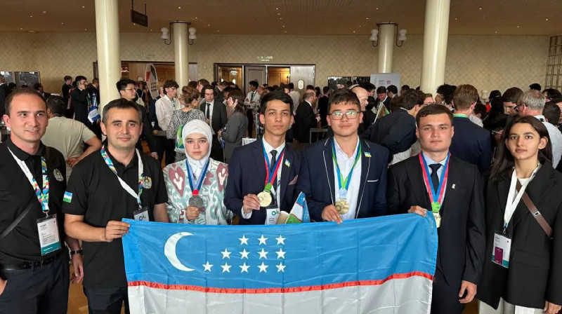 Ташкентские школьники завоевали четыре медали на международной олимпиаде по химии в Швейцарии