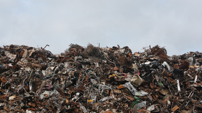 В Алакольском районе только один мусорный полигон работает законно