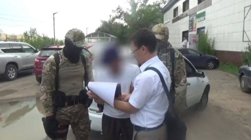 Подозреваемых в вымогательстве задержали в Павлодарской области