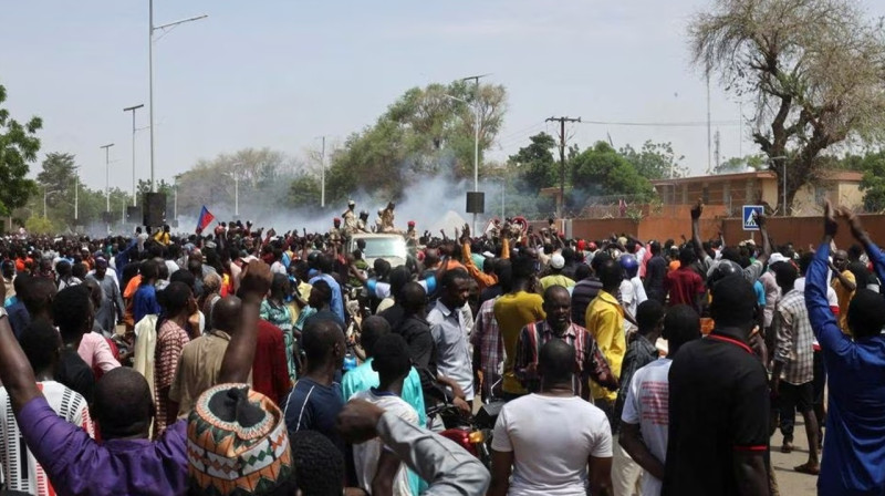Санкции и военное вмешательство: организаторам госпереворота в Нигере выдвинули условия