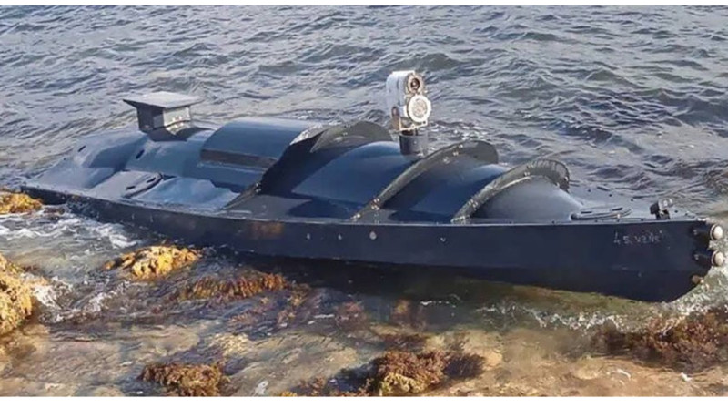 Надводный беспилотник обнаружили в Черном море в районе Севастополя