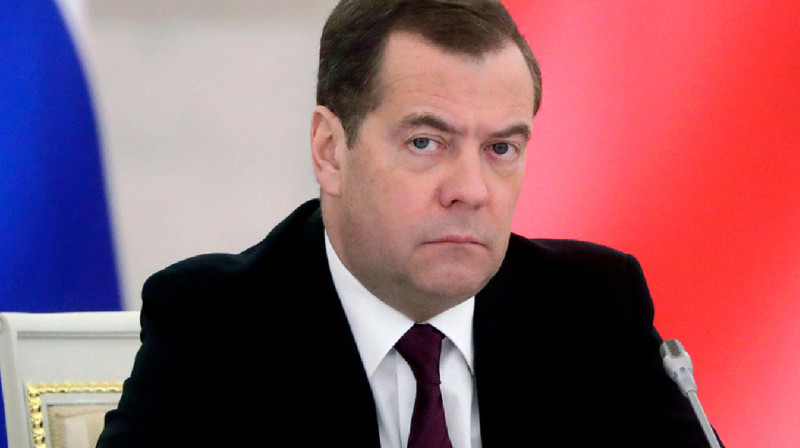 "Враг должен приползти на коленях" - Медведев отреагировал на переговоры в Саудовской Аравии