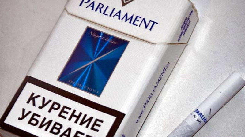 Сигареты подорожают втрое: деньги на поручения Путина хотят найти за счет курильщиков