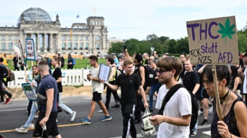 Конопляный парад в Берлине: сотни людей вышли на марш за легализацию каннабиса
