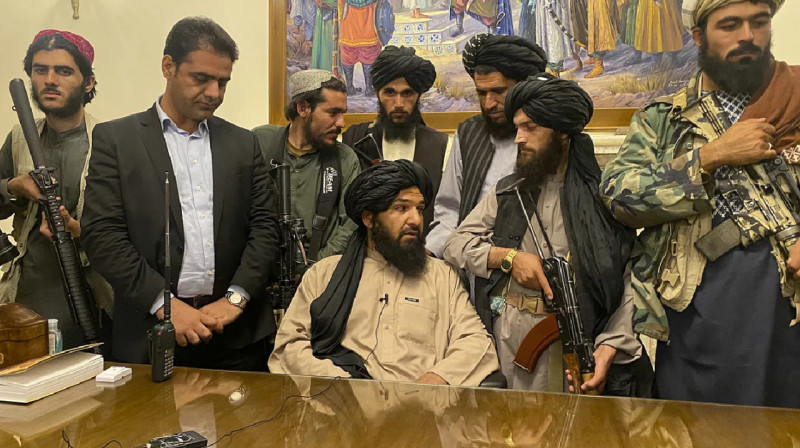 Талибы объявили день взятия Кабула выходным днем