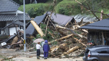 Тайфун в Японии: почти 950 рейсов отменили, пострадали 26 человек
