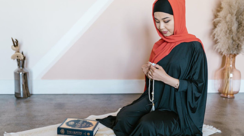 Носить мусульманскую абайю запретят в школах Франции
