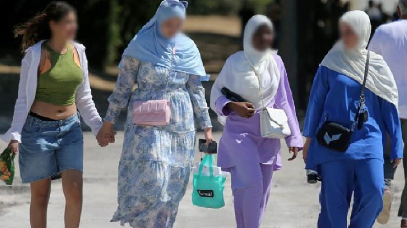 Оқушы қыздарға мұсылман көйлегін киюге тыйым салынады  — Франция