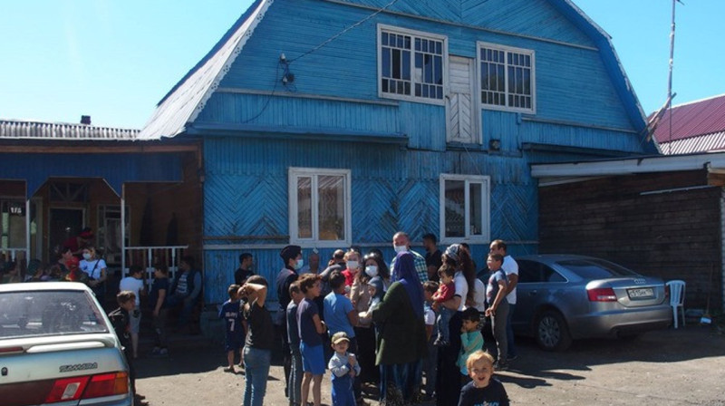 Полицейские забрали в отдел детей, которые скандировали “Слава Украине”