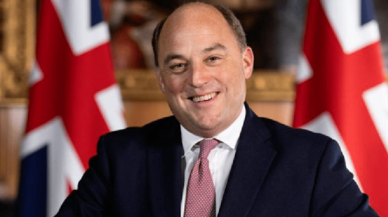 Ұлыбританияның қорғаныс министрі отставкаға кетті