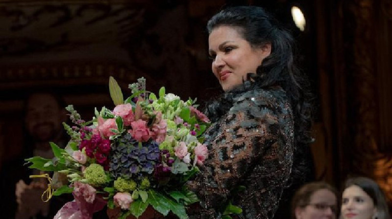 Берлин операсы Анна Нетребкомен жұмысын неге жалғастыратынын түсіндірді