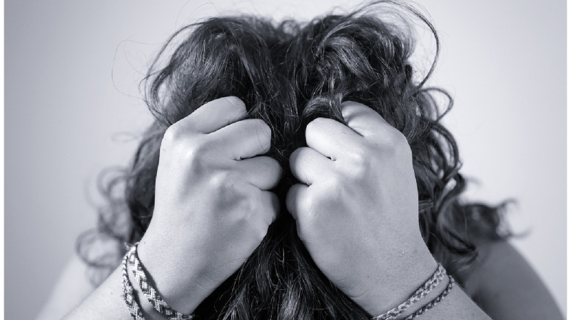 Семейде үш қызды жабылып сабаған. ВИДЕО