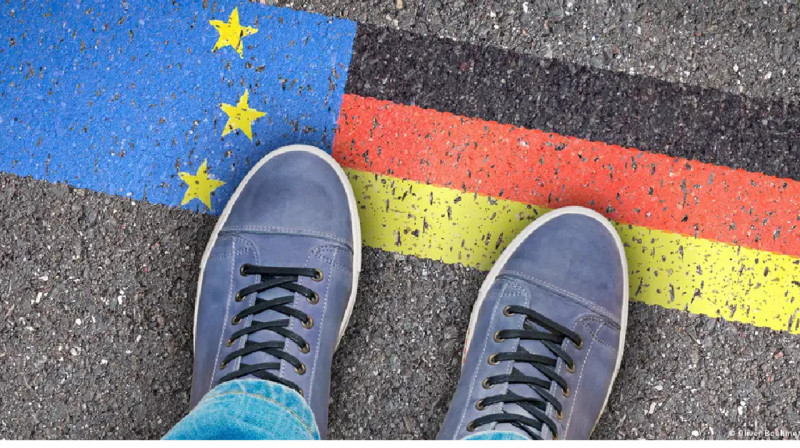 Германиядағы босқындар саны жаңа жоғары деңгейге көтерілді