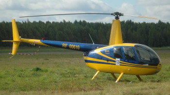 Частный вертолет упал в озеро в Вологодской области