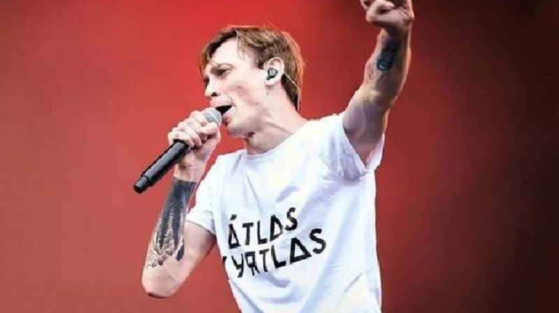 Ресей әділет министрлігі әнші Владимир Котляровты «шетел агенті» деп таныды