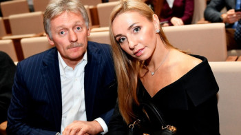 Шоу жены Пескова отменили в Казахстане после приостановки продажи билетов