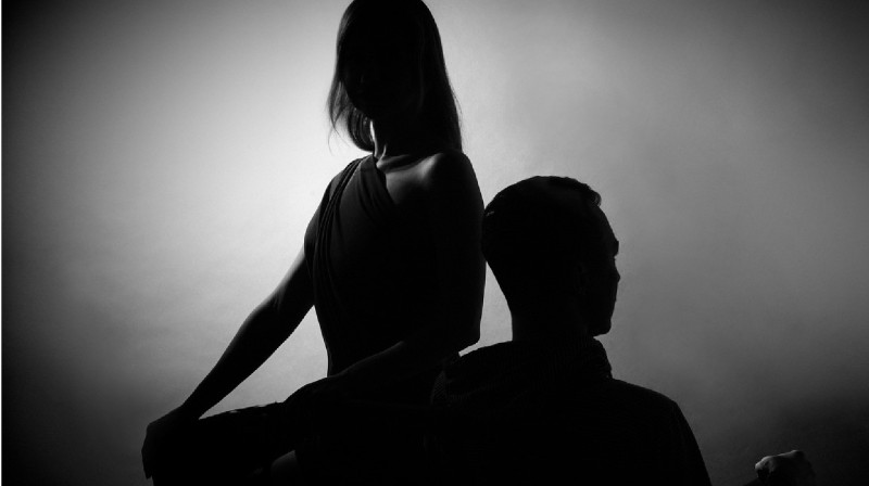 Әйелімен ұрсысып, бір жасар қызын терезеден лақтырмақ болған