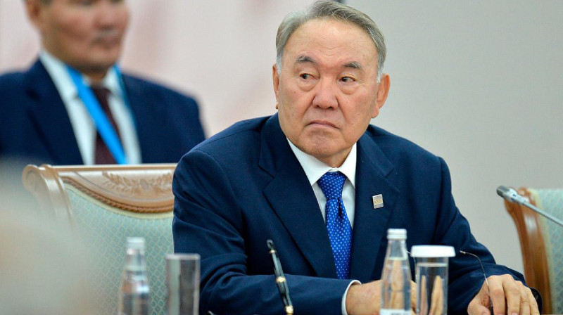 Назарбаев лишен еще одного статуса