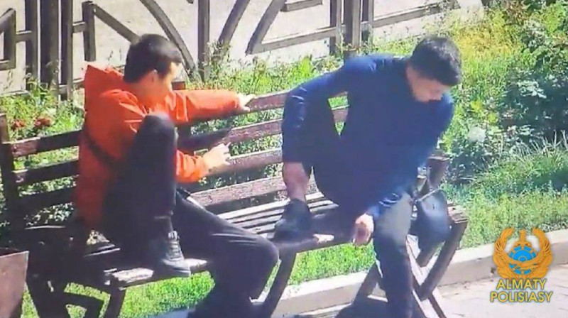 Полиция показала лица плюющихся алматинцев. ВИДЕО