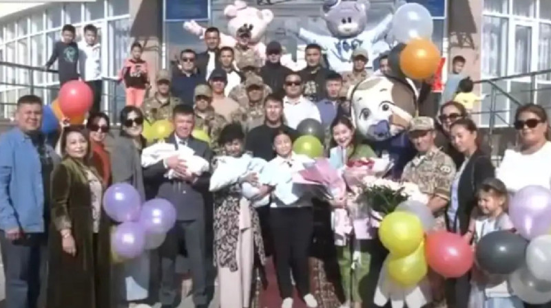 Үшемді перзентханадан бір топ әскери шығарып алды