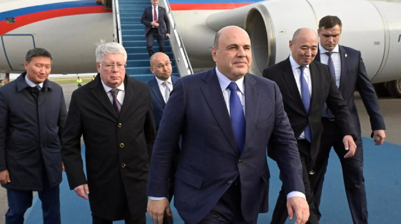 Глава правительства России прибыл в Казахстан