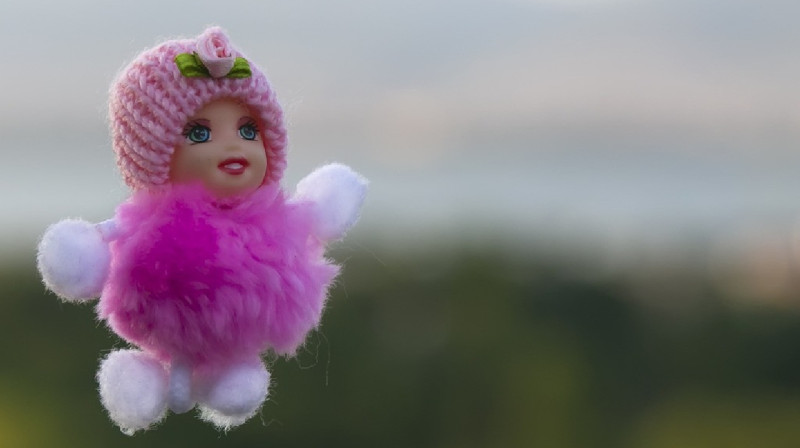 Бір жасар қыз төртінші қабаттан құлап кетті