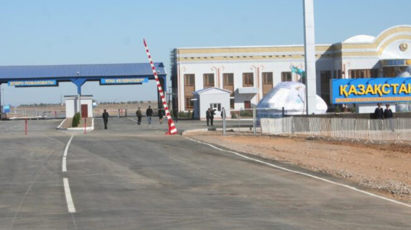 КНБ опроверг информацию о скоплении машин на казахстанско-российской границе