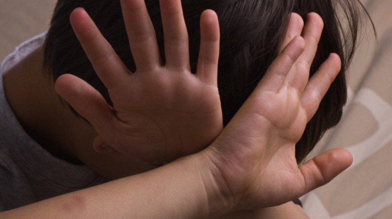 "Мать скрывала, что ребенок подвергался насилию": отчим насмерть избил 4-летнего ребенка в Алматы