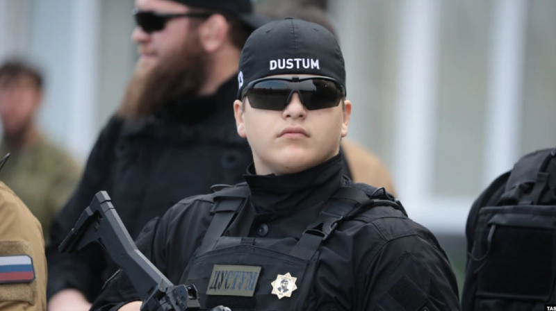 "Побил и правильно сделал": Кадыров похвалил 15-летнего сына, избившего поджигателя Корана. ВИДЕО