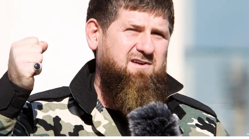 «Тақ мұрагерін таныстыру». Қадыров соққыға жығылған видеоны неге жариялады?