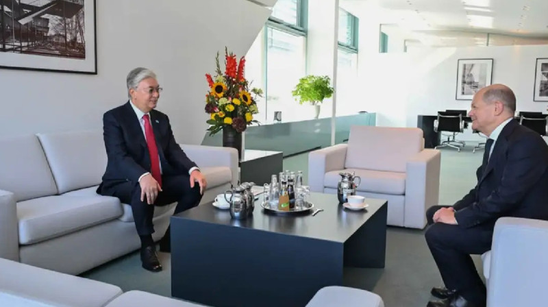 Мемлекет басшысы Германия канцлері Олаф Шольцпен кездесті