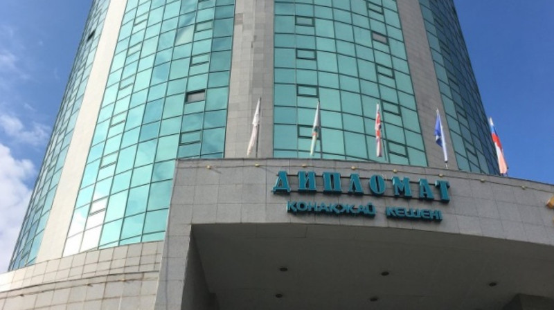 Мухамедиулы обвиняют в рейдерском захвате отеля «Дипломат» в Астане