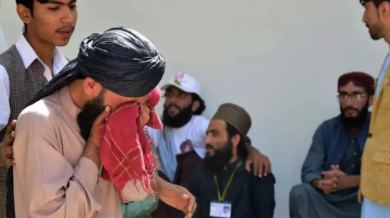 Пәкістанда жанкешті ұйымдастырған жарылыстан 50 адам қаза тапты