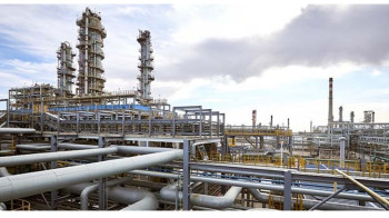Производство топлива приостановили на НПЗ в Атырау