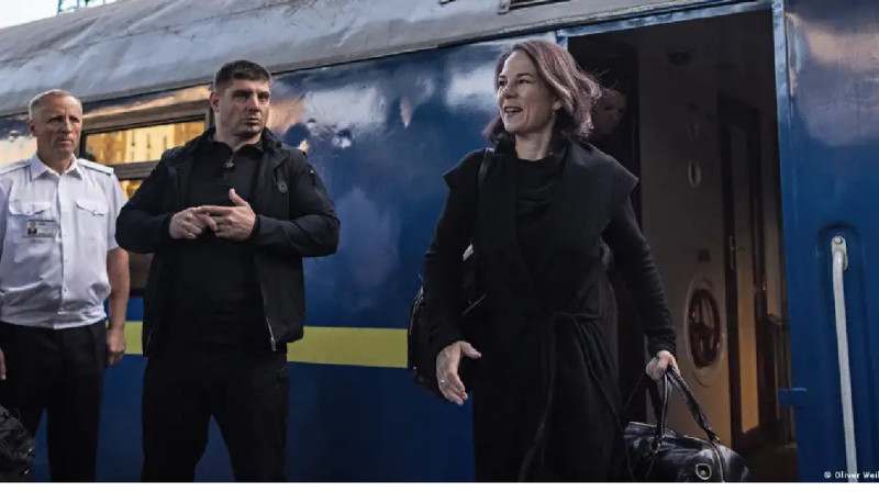 Германия Сыртқы істер министрі Барбок Киевке саммитке келді