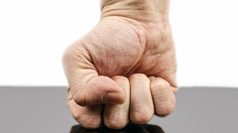 Студентті ұрған оқытушыға қатысты іс қозғалды