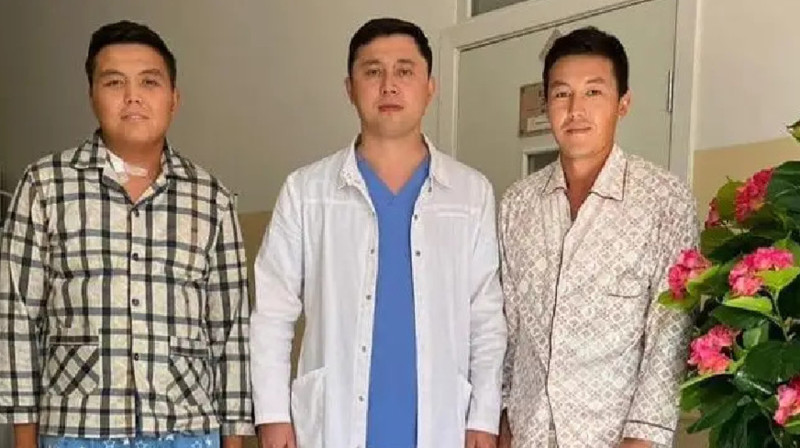 Трансплантация: Бауырына бүйрегін берді