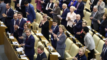 Депутаты Госдумы подняли себе зарплату на 2024 год