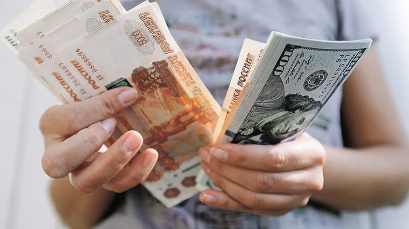 Россиянка украла около 3 млн тенге из квартиры своего парня и рассталась с ним