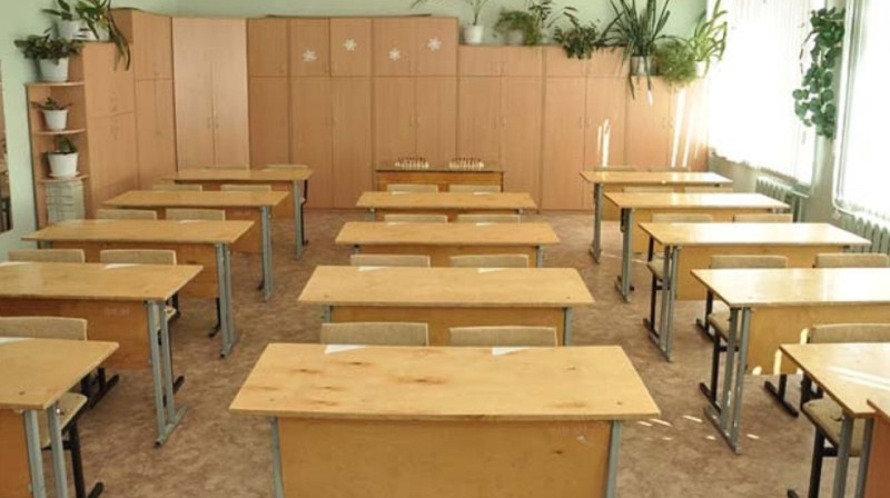 Учеников одной из школ Алматы перевели на удалёнку из-за кори