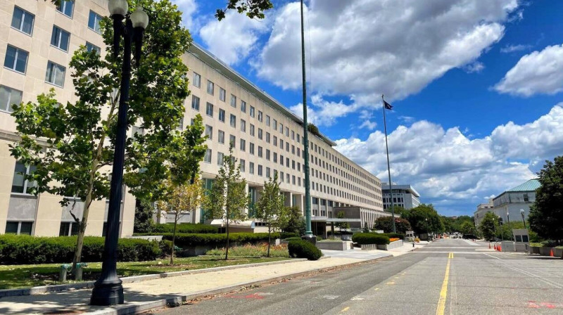 США объявили сотрудников посольства России персонами нон  грата