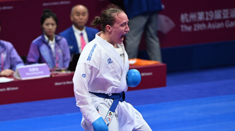 Казахстанская каратистка Софья Берульцева завоевала "золото" на Азиаде