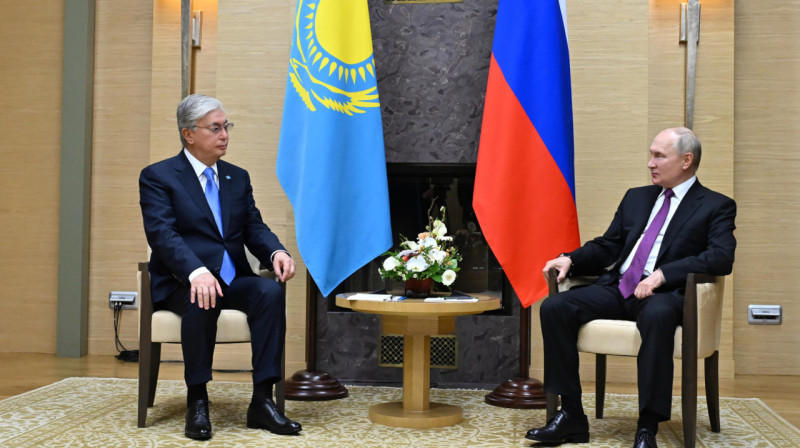 Токаев обсудил с Путиным дальнейшее укрепление партнерства