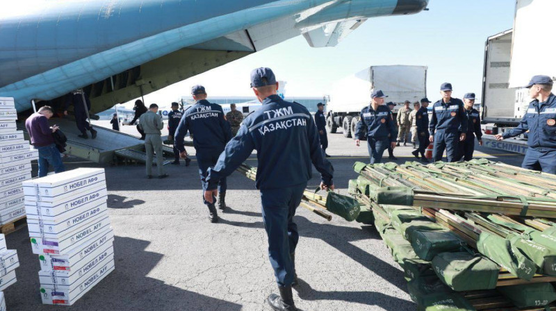 Более 1600 тонн гуманитарного груза направил Казахстан Афганистану