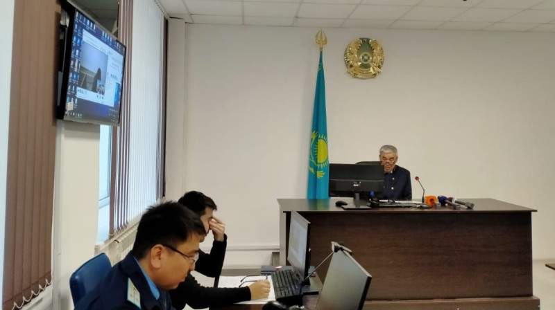 Экс-акима Актюбинской области приговорили к 8 годам заключения