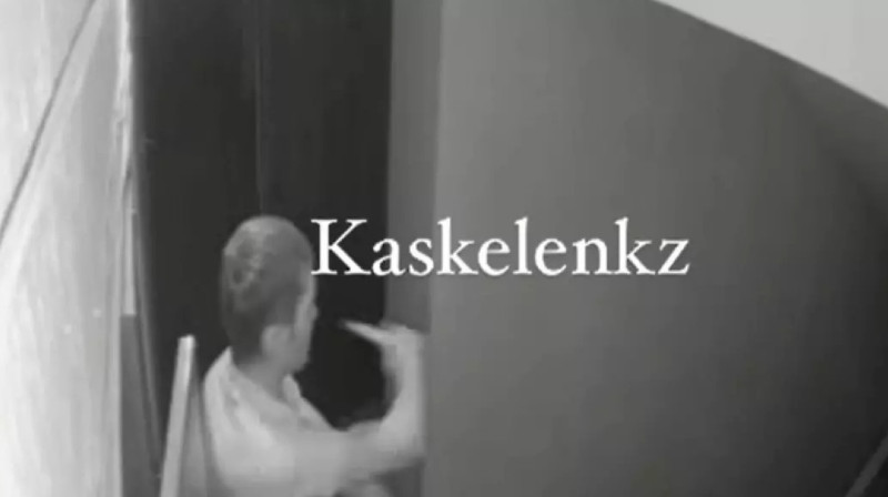 С ножами бегал на лестничной площадке житель Алматинской области